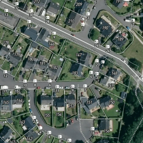 Fiche détaillée d'une parcelle cadastrale avec surface et adresse